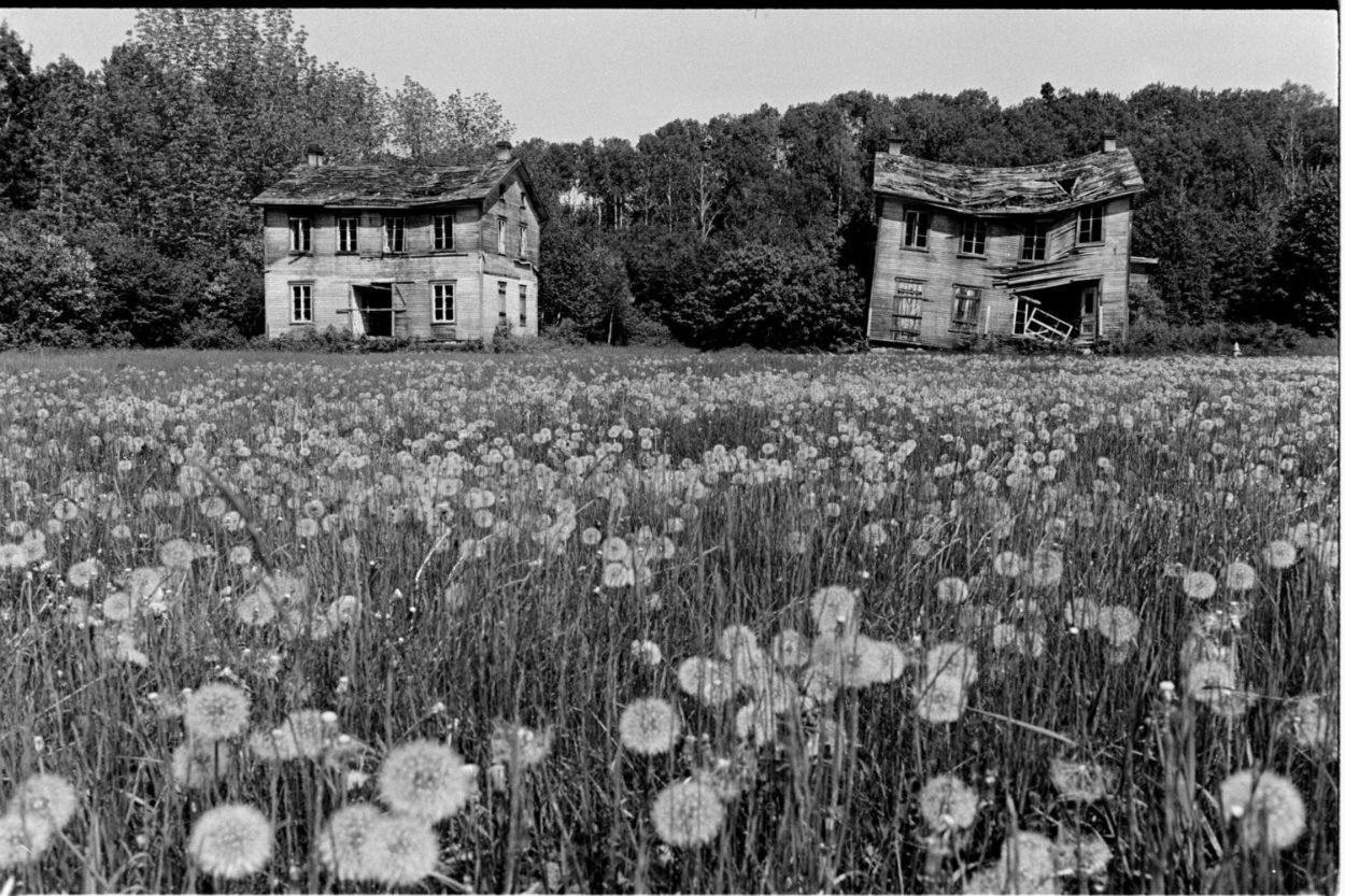 BAnQ E10,S44,SS1,D76 231 Maisons 1976